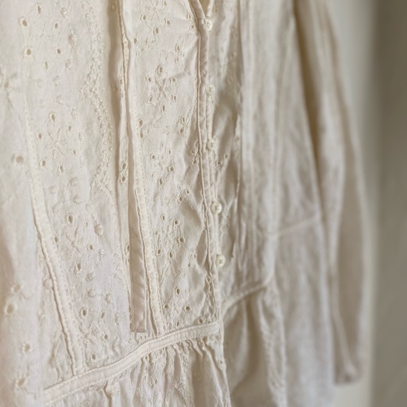 Old Navy Cream eyelet Oversized Embroidered Cutwork Tie-Neck Blouse Wide XL - Picture 8 of 9